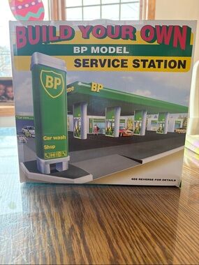 Vintage 1995 BP Model Service Station Build Your Own